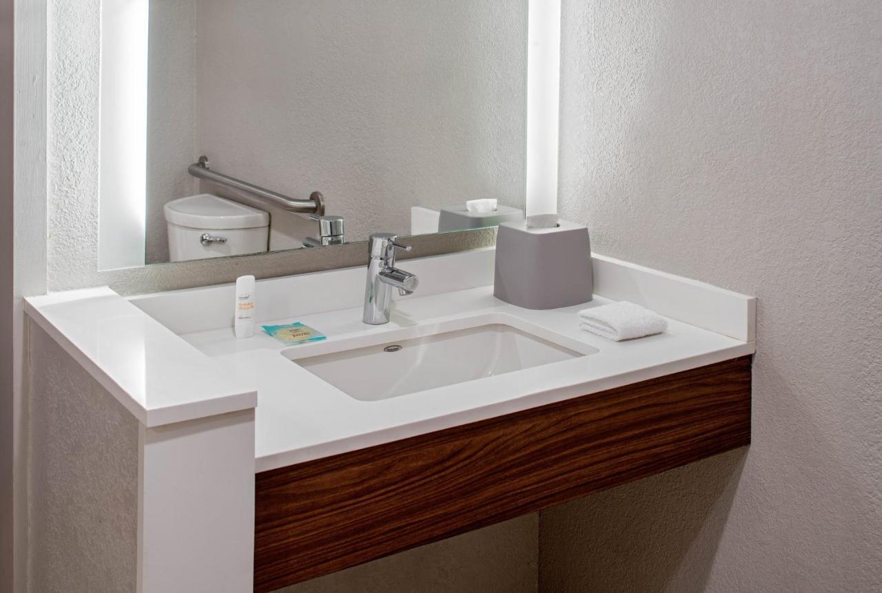 Holiday Inn Express New Orleans Downtown By Ihg Bagian luar foto